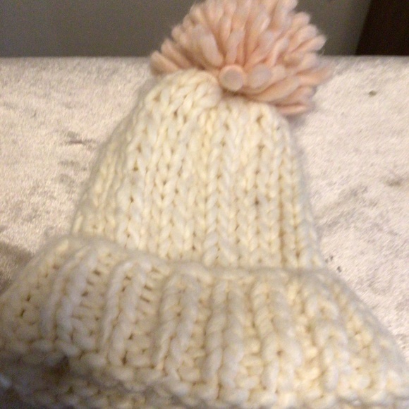 Sleeping on Snow thick knit hat with baubble - Picture 1 of 5